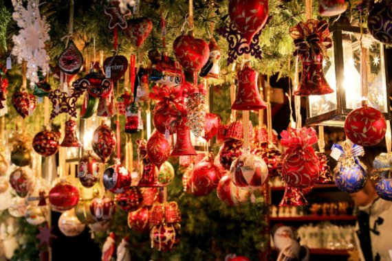 15 Christmas Facts & Traditions from Around the World • Our Globetrotters